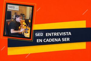 Víctor Sabaté durante la entrevista en Cadena SER Vitoria hablando de Los archivos de Ares en Astrolibros